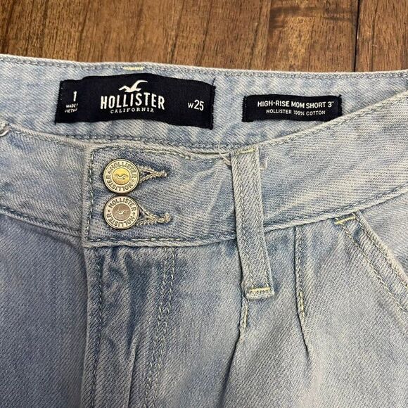 Hollister | High-Rise Mom Shorts - Picture 3 of 8